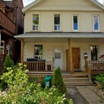 Beautiful Two-bedroom with Backyard Patio